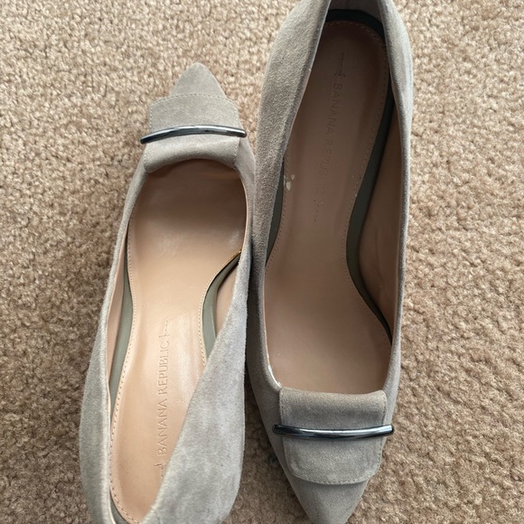 Gray pumps - Picture 4 of 4